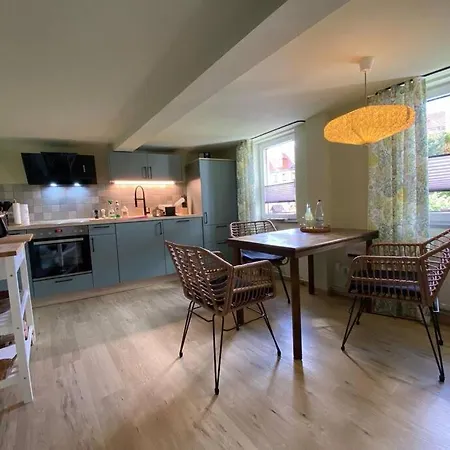 „schlupfwinkel“, Kostenloser Parkplatz, Vollausstattung Ferienhaus Ilmenau