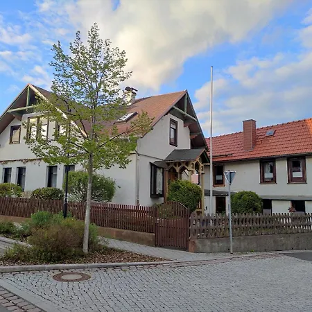 „schlupfwinkel“, Kostenloser Parkplatz, Vollausstattung Ferienhaus Ilmenau